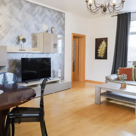 Bryza Homes - Linde - Parkplatz - Ahlbeck - Patio Heringsdorf (Usedom)
