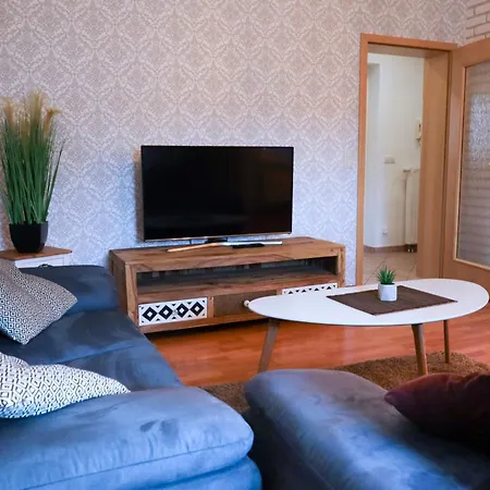 Bryza Homes - Linde - Parkplatz - Ahlbeck - Patio Heringsdorf (Usedom)
