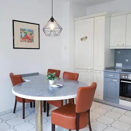 Bryza Homes - Linde - Parkplatz - Ahlbeck - Patio ゼーバート・ヘリングスドルフ