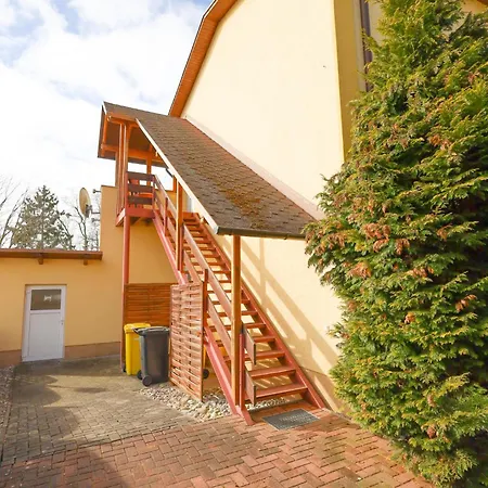 アパート Bryza Homes - Linde - Parkplatz - Ahlbeck - Patio ゼーバート・ヘリングスドルフ