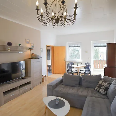 Bryza Homes - Linde - Parkplatz - Ahlbeck - Patio ゼーバート・ヘリングスドルフ