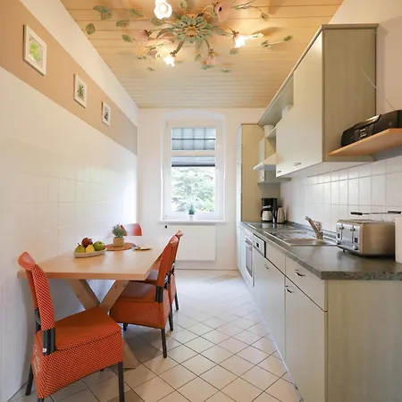 Bryza Homes - Linde - Parkplatz - Ahlbeck - Patio ゼーバート・ヘリングスドルフ