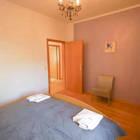 Bryza Homes - Linde - Parkplatz - Ahlbeck - Patio Heringsdorf (Usedom)